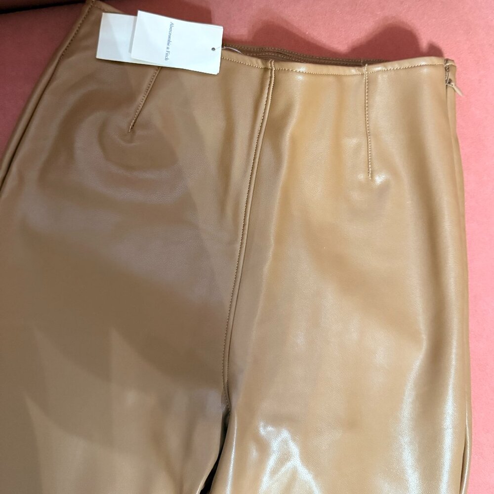 Vegan leather Abercrombie legging XS Short, NWT - Picture 3 of 4